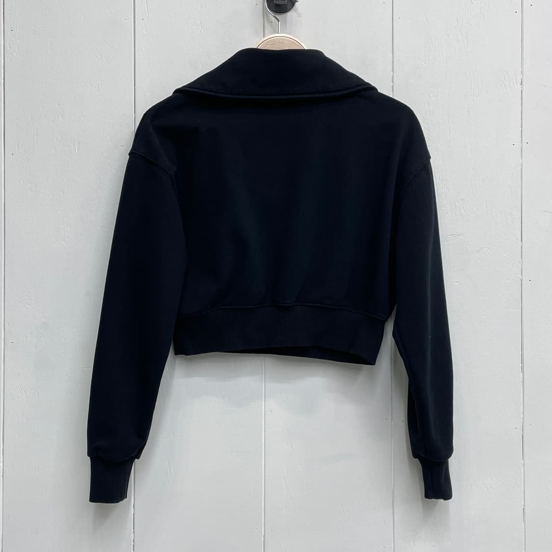 널디 NERDY 하트 로고 크롭 반집업 맨투맨  상품이미지3