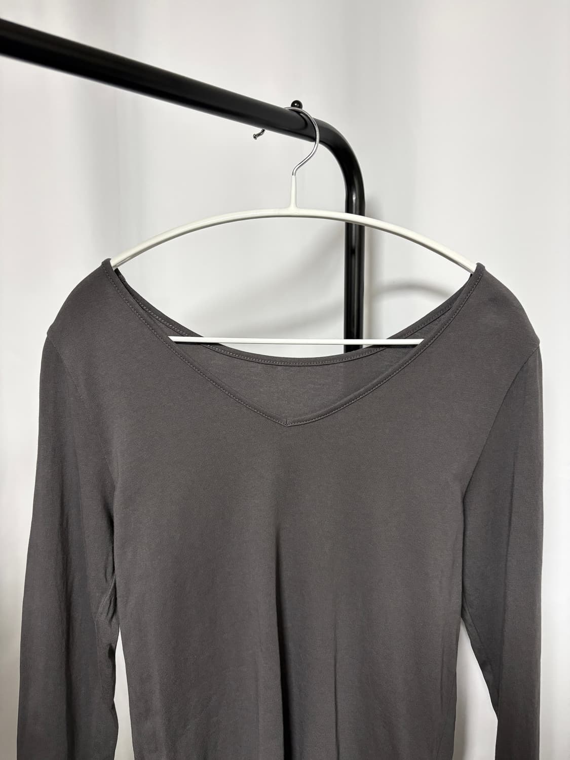 브이넥 티셔츠 상품이미지3