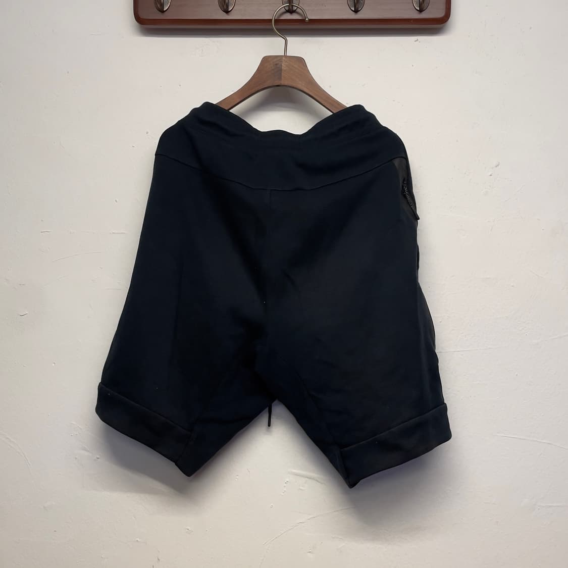 나이키 테크팩 블랙 반바지   상품이미지4