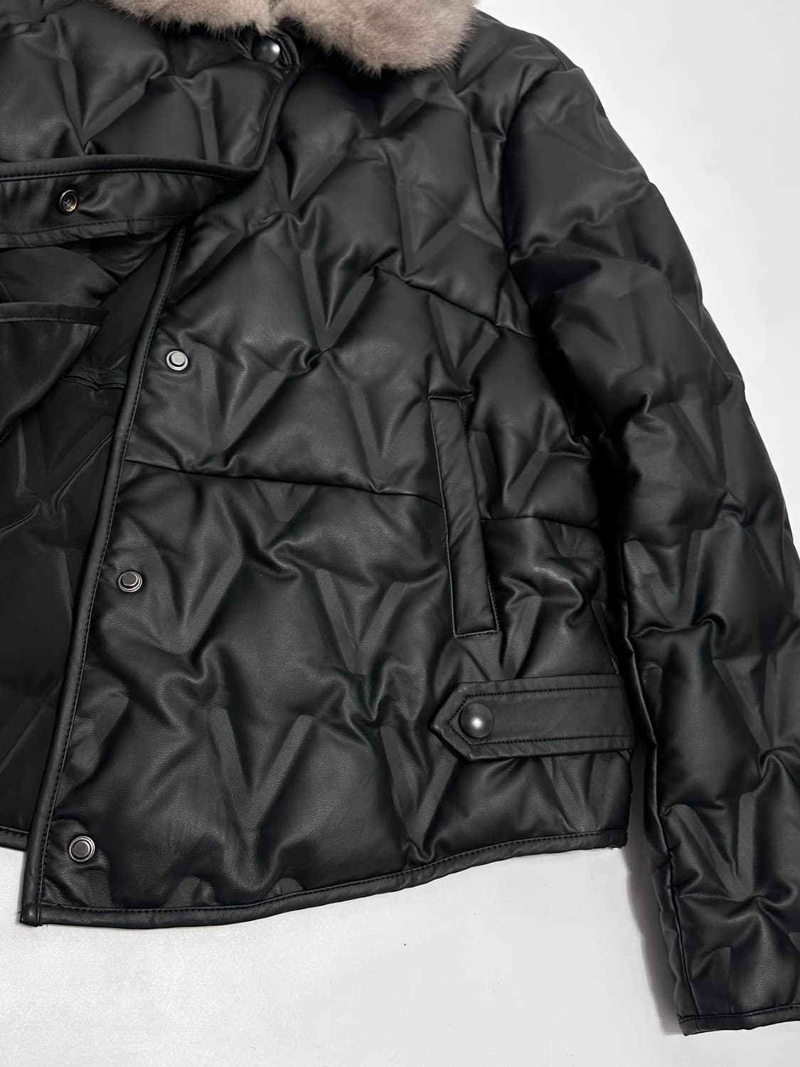 DEJANU 밍크 카라 퀄팅 다운자켓 상품이미지4