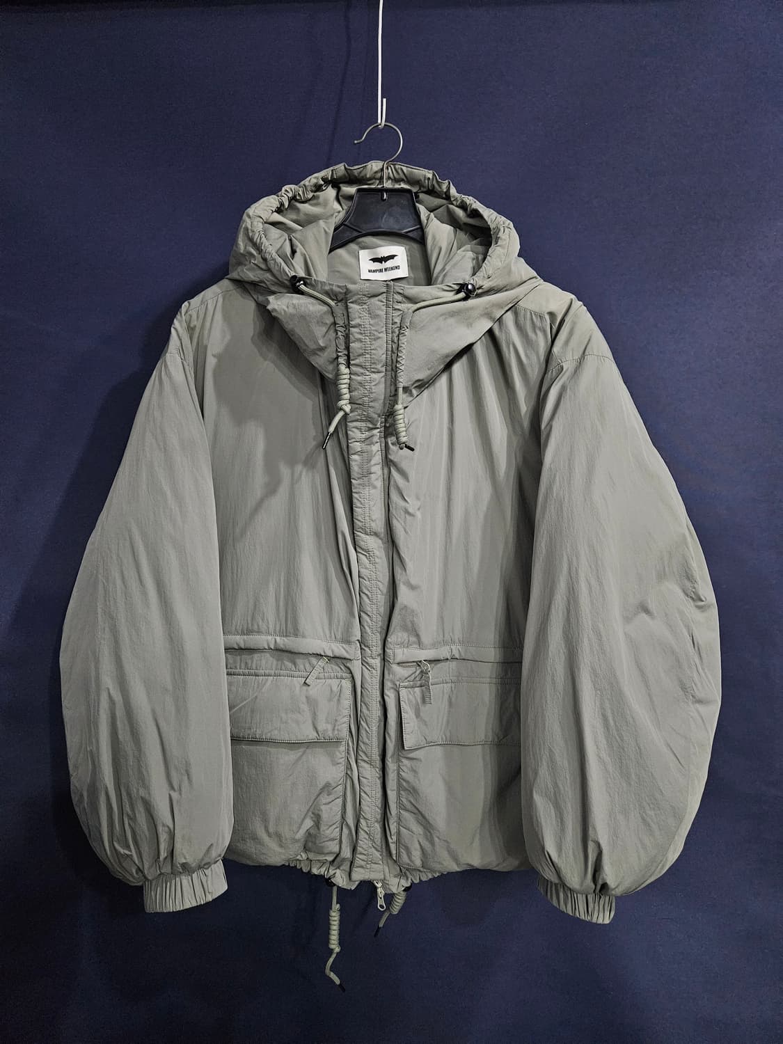 뱀파이어 위켄드 라이트카키 남성 오버핏 105~110 덕다운 숏패딩  상품이미지1