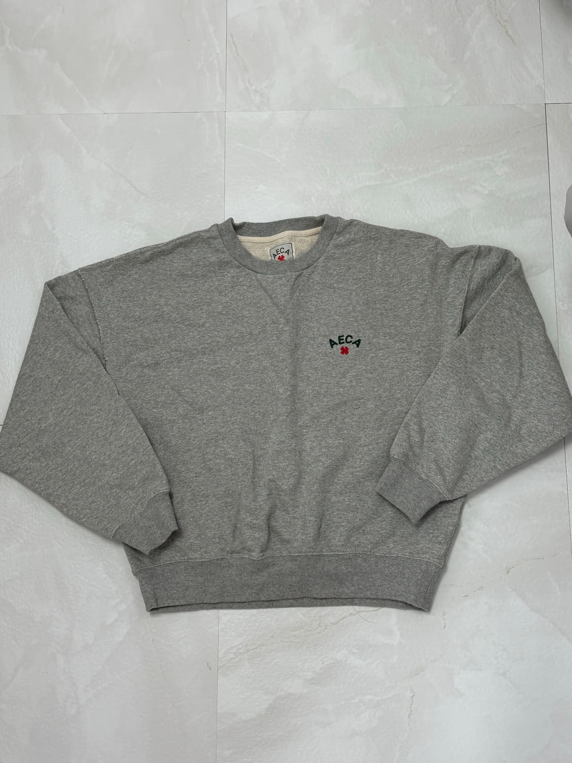 에이카 화이트 맨투맨 s 상품이미지1