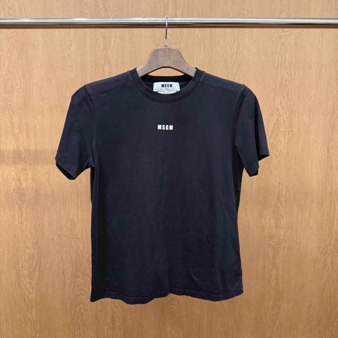 MSGM 밀라노 반팔 티셔츠 미니 로고 프린팅 슬림핏 베이직 블랙 상품이미지2