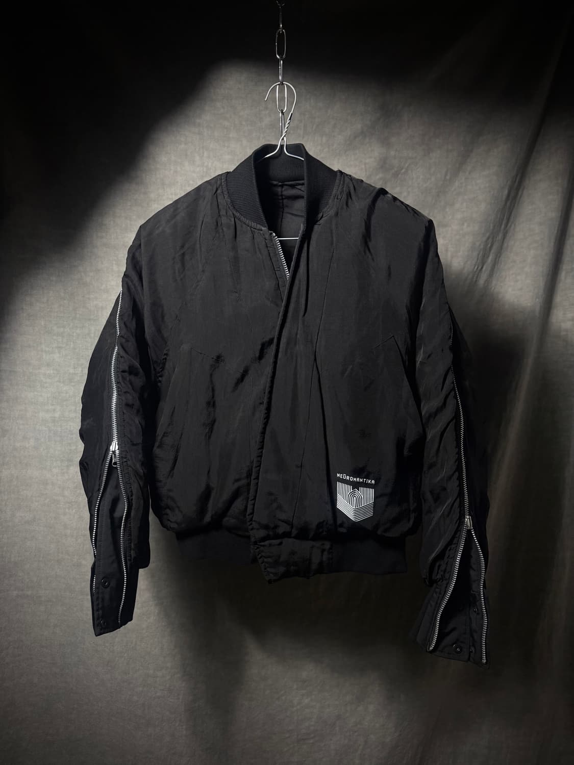 JULIUS 17FW NEUROMANTIKA Runway Bomber 상품이미지7