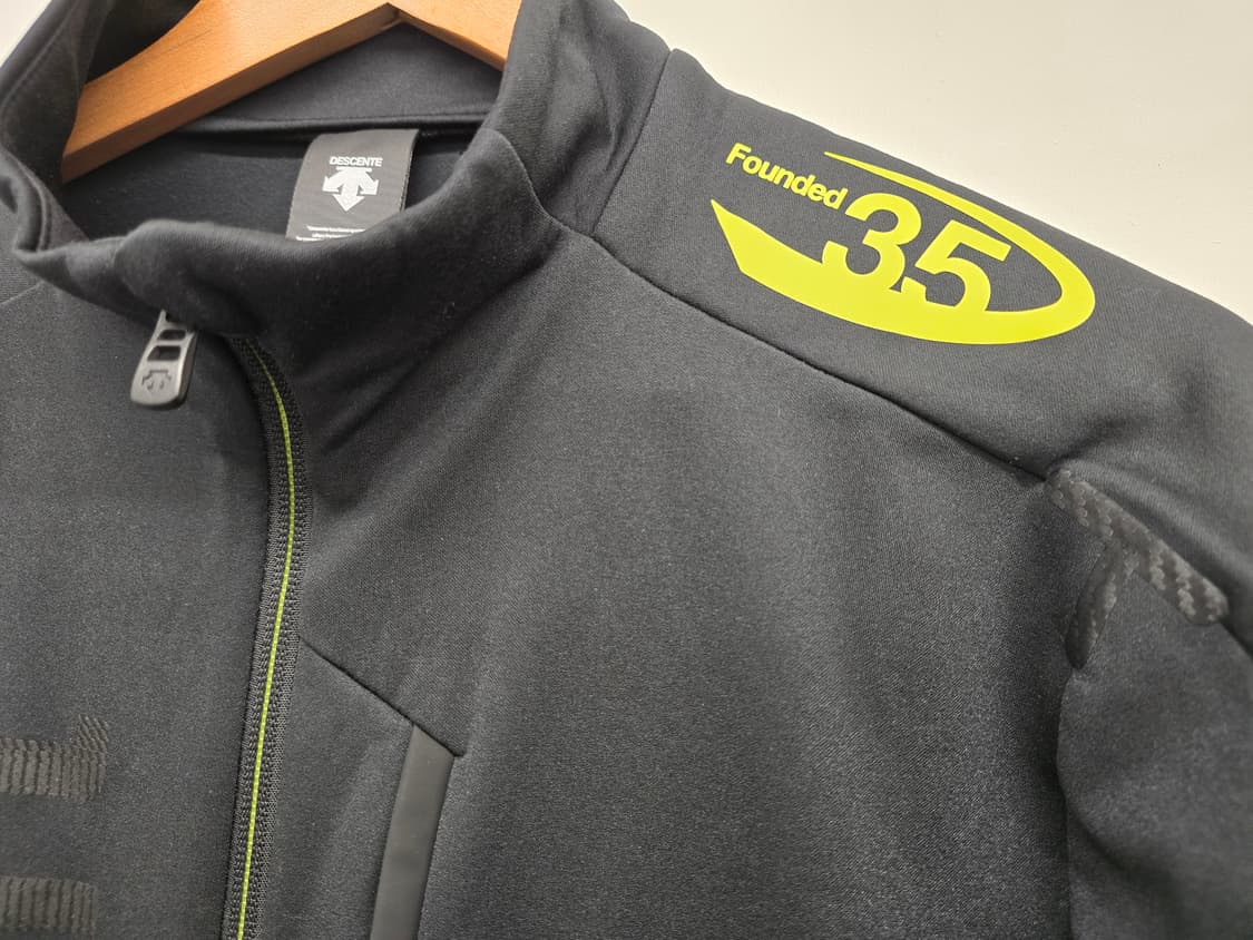 데상트 남성 무브스포츠팩 터프써모 집업.
싸이즈 95~100  택포 상품이미지2