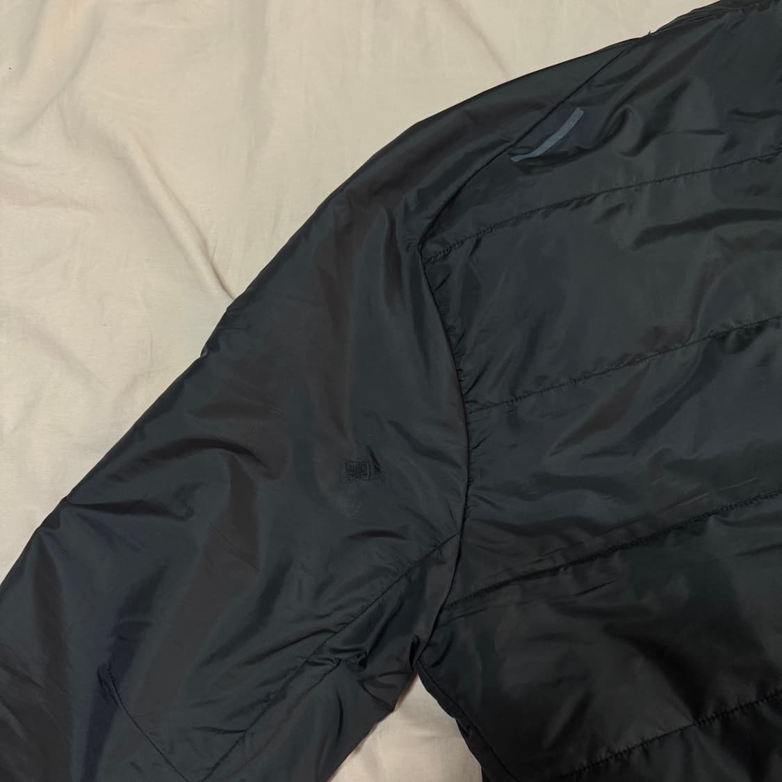 나이키 써마 핏 ADV 에어로로프트 자켓 판매합니다 상품이미지9