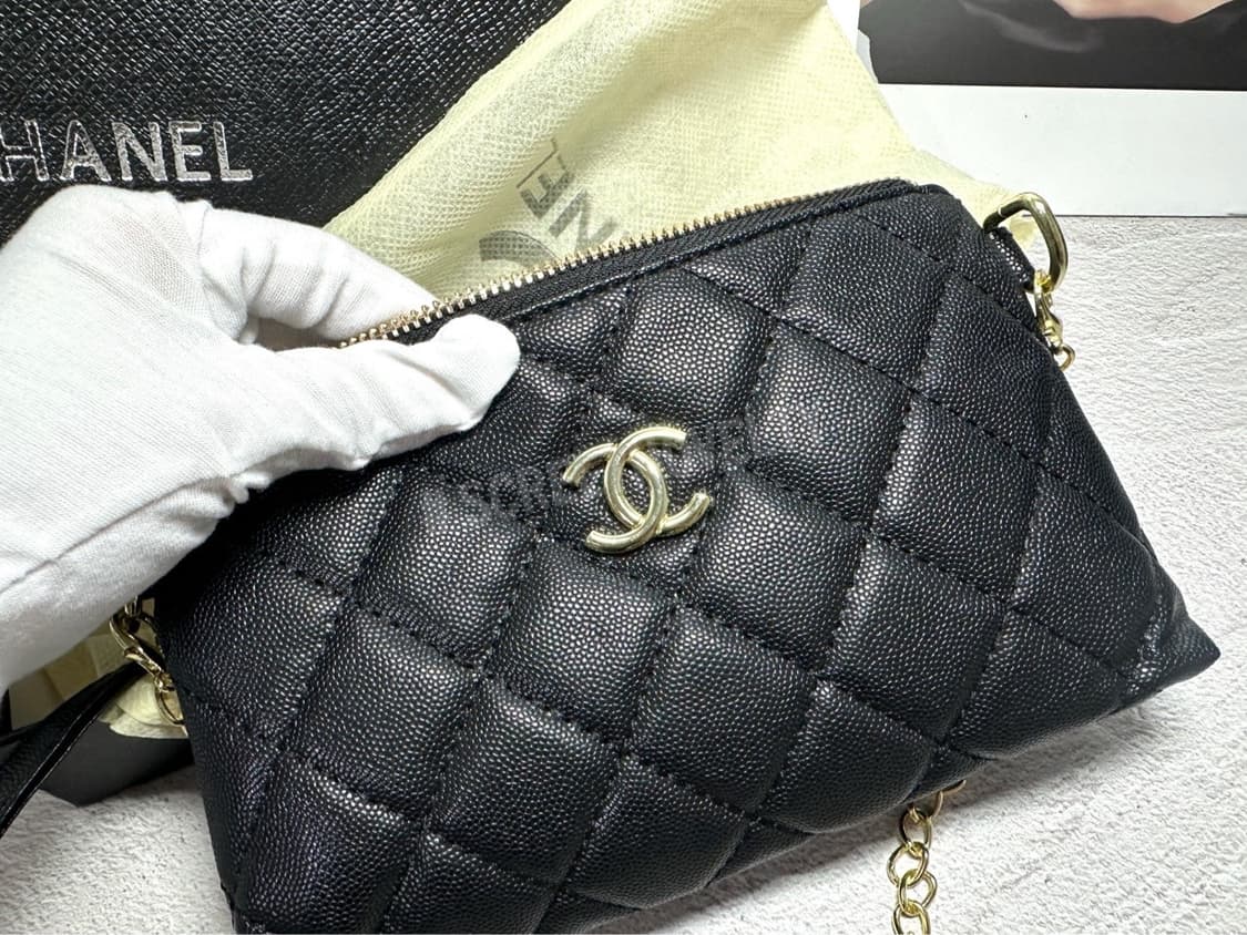 샤넬뷰티 캐비어 미니 체인 클러치 백 블랙 풀박스 상품이미지3