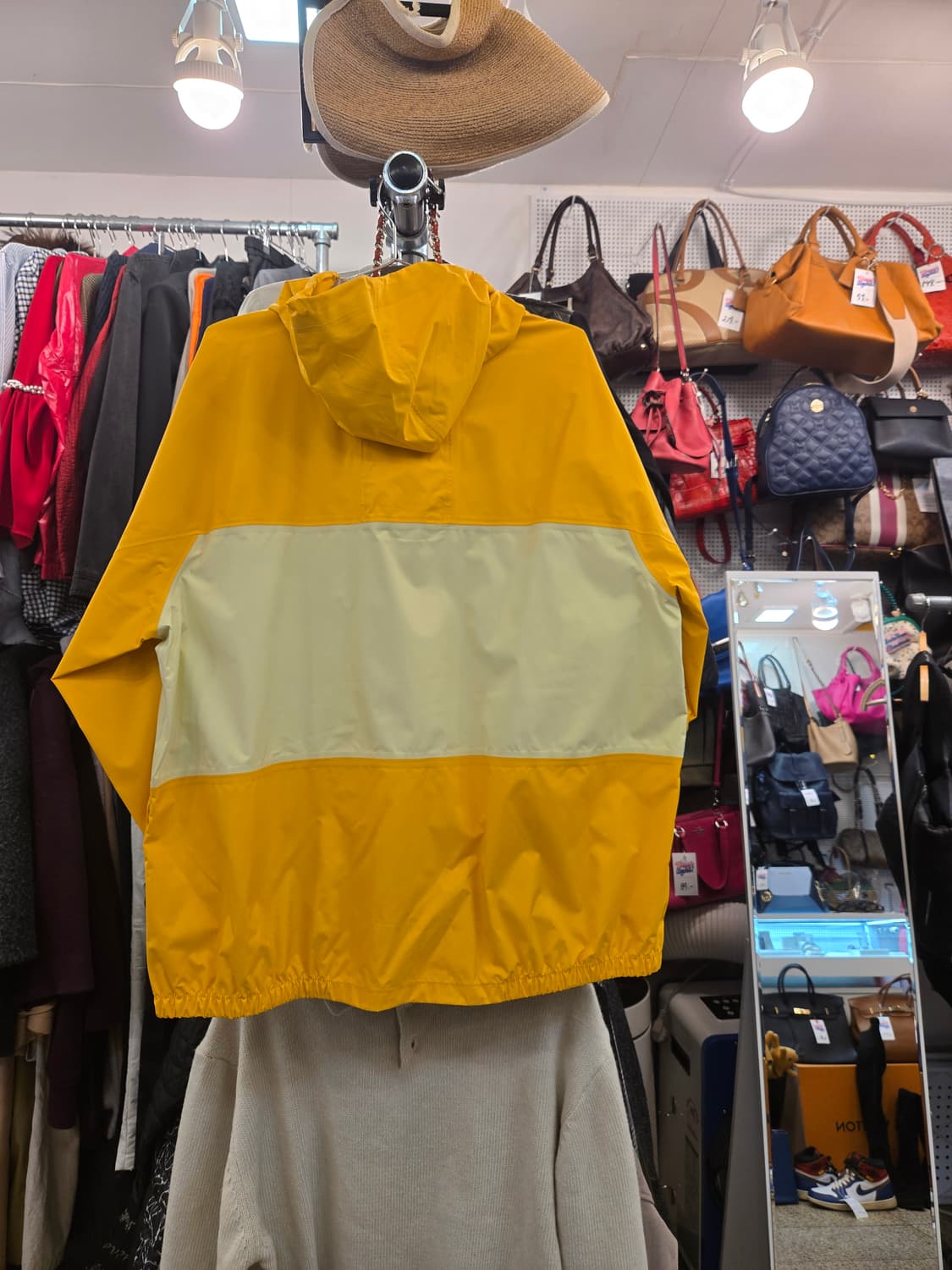 나이키 ACG(All Conditions Gear) 후드 윈드브레이커 상품이미지2