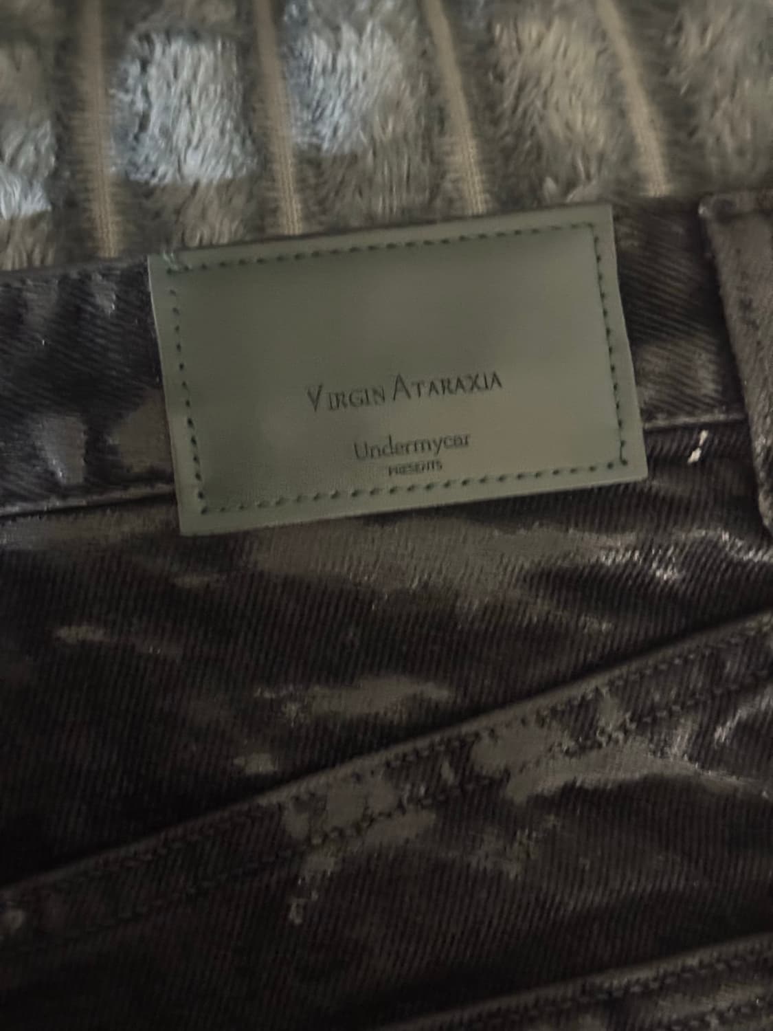 언더마이카 글레이셜 벨베틴 플레어드 진 블랙 - 24FW 상품이미지4