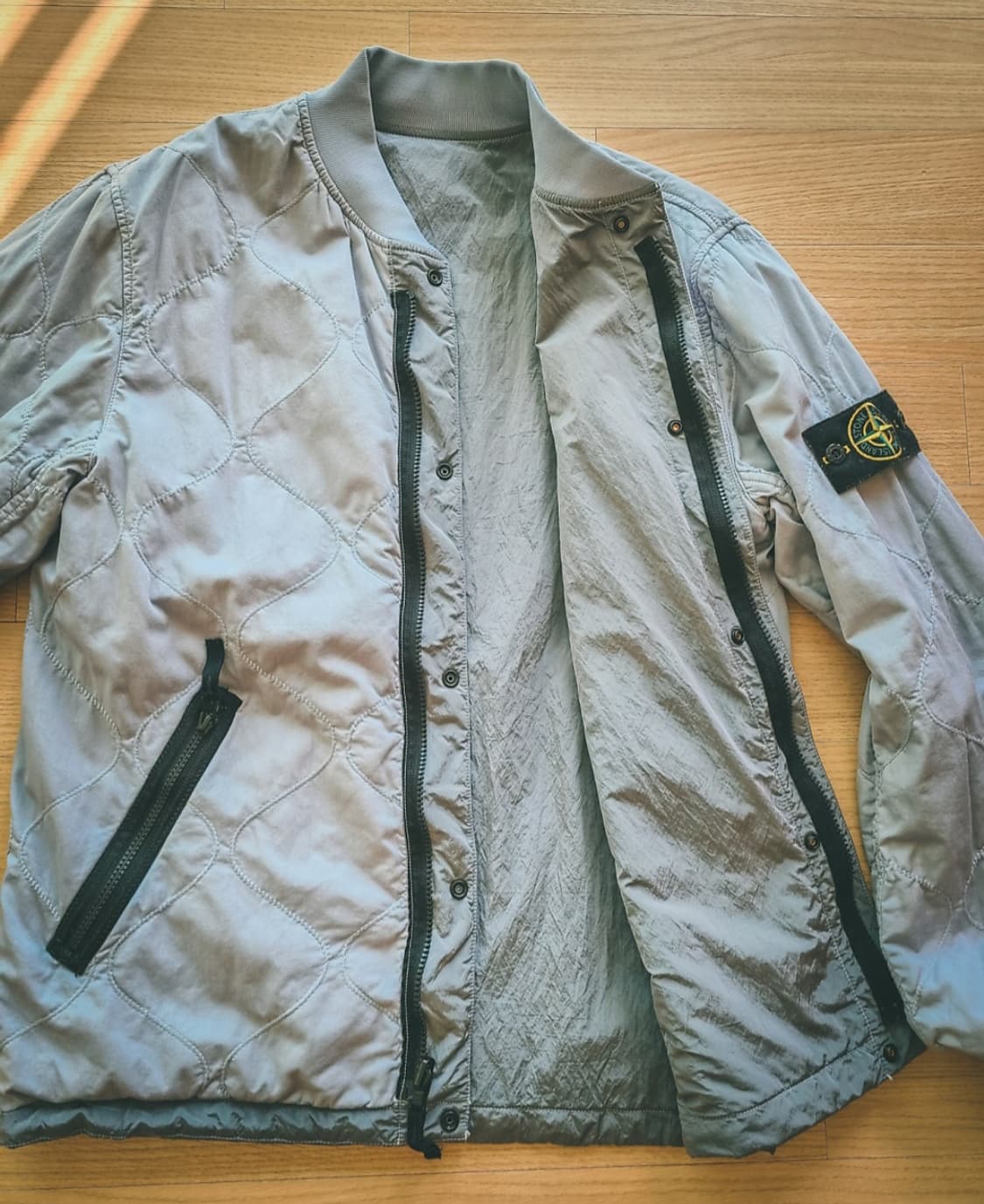 스톤아일랜드 리버시블 나일론 메탈 봄버 자켓 상품이미지3