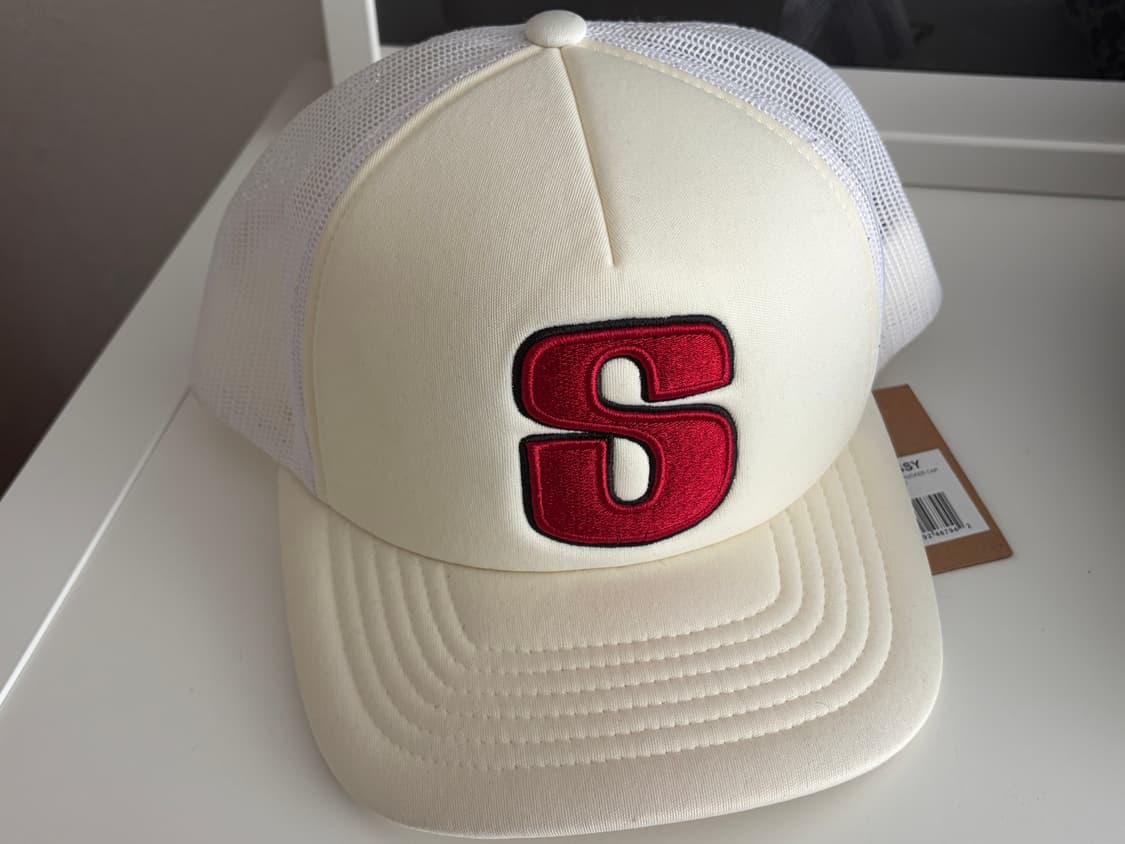 (한국발매x)스투시 빅 s 트러커 스냅백 화이트 상품이미지1