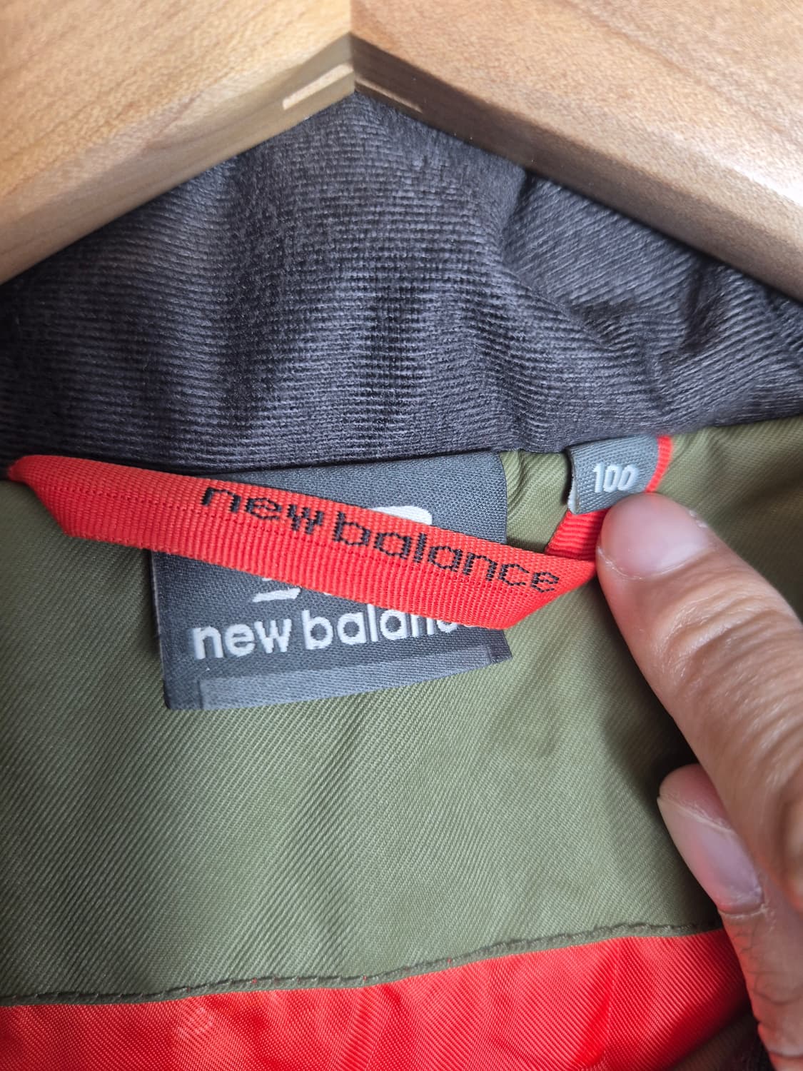 *100 )뉴발란스 카키색 스키 패딩 점퍼 상품이미지5