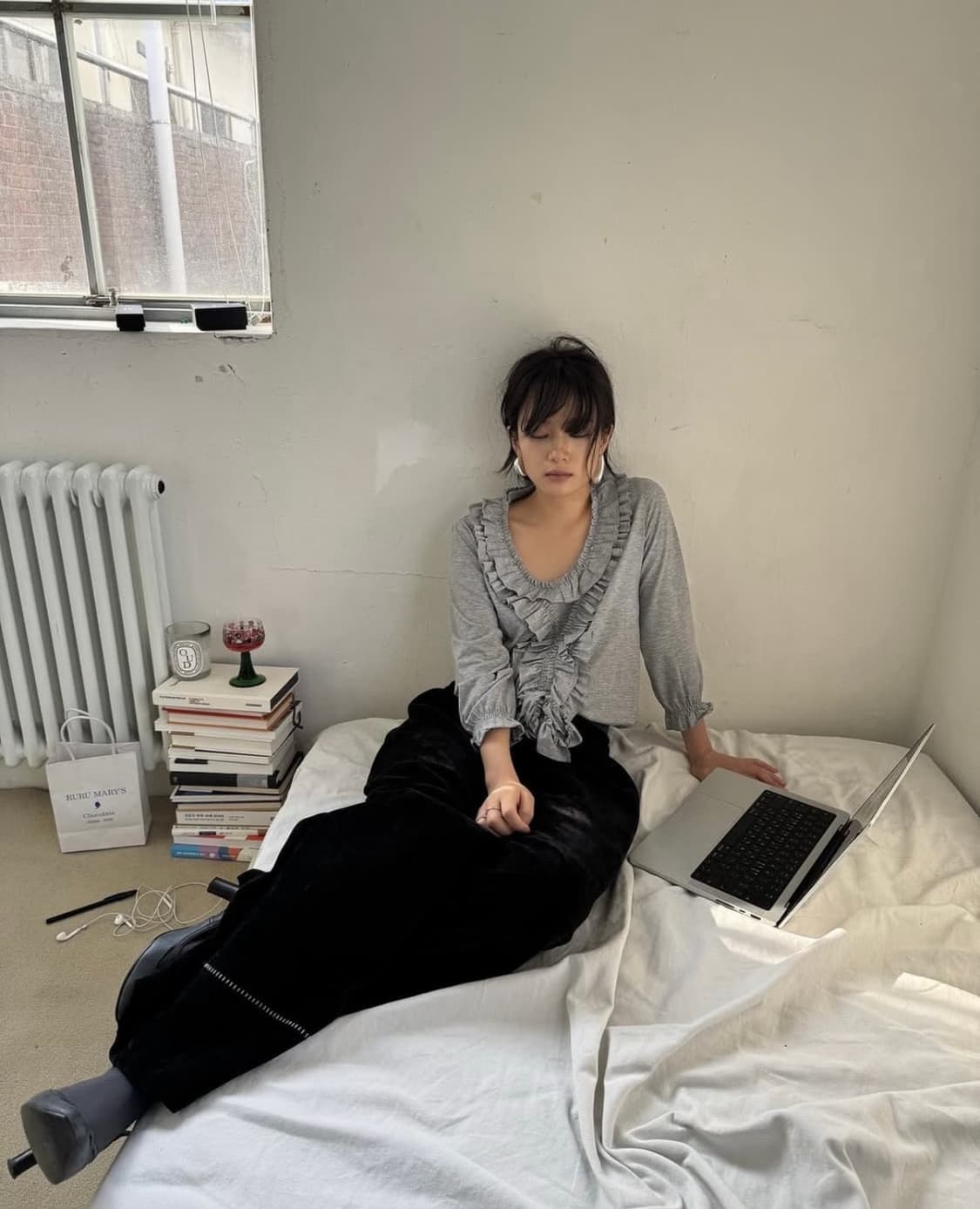 노이어덜트 스쿱넥 프릴 구해요 상품이미지2