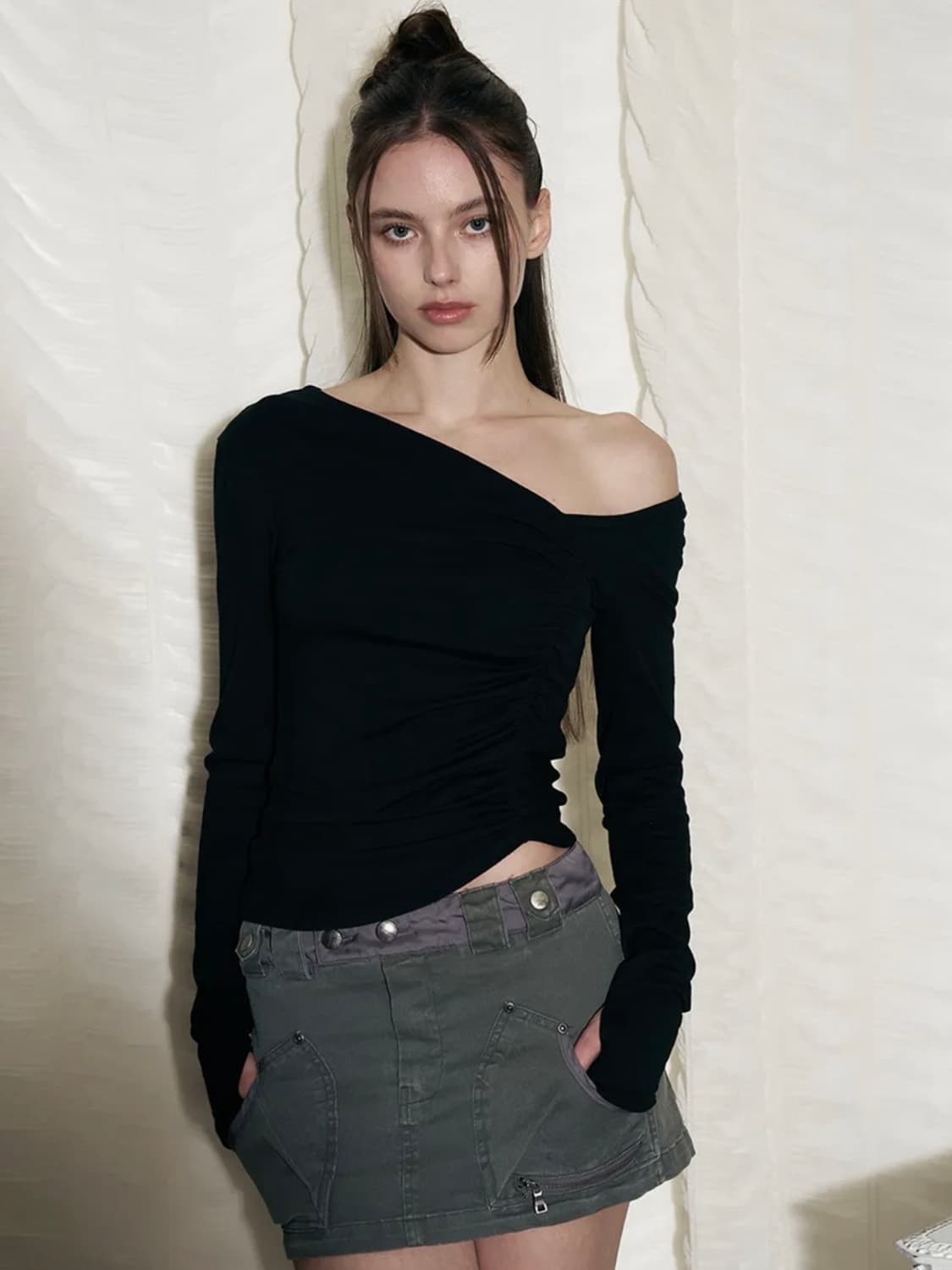 Hayden Unbal Shirring Long Sleeve Top 상품이미지1