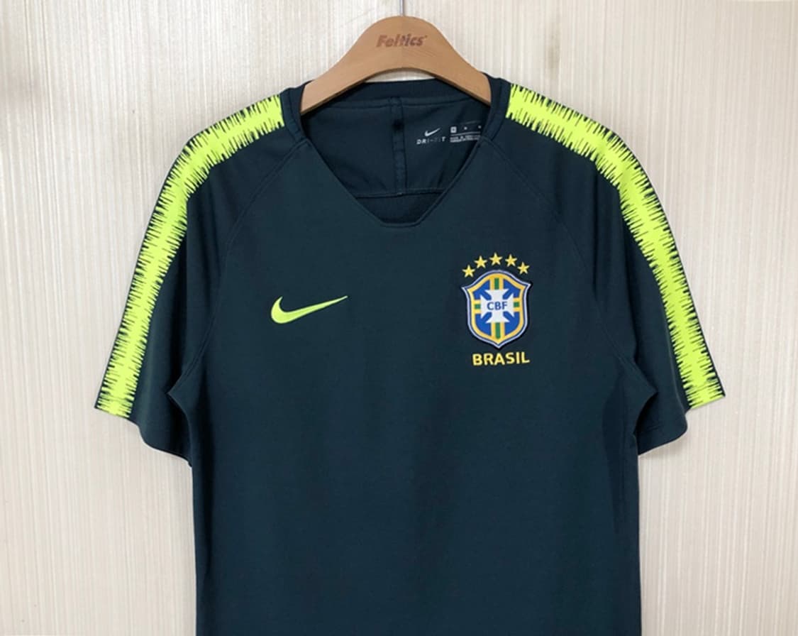 나이키 18-20 브라질축구국대 트레이닝유니폼/져지 M(해외) 상품이미지2