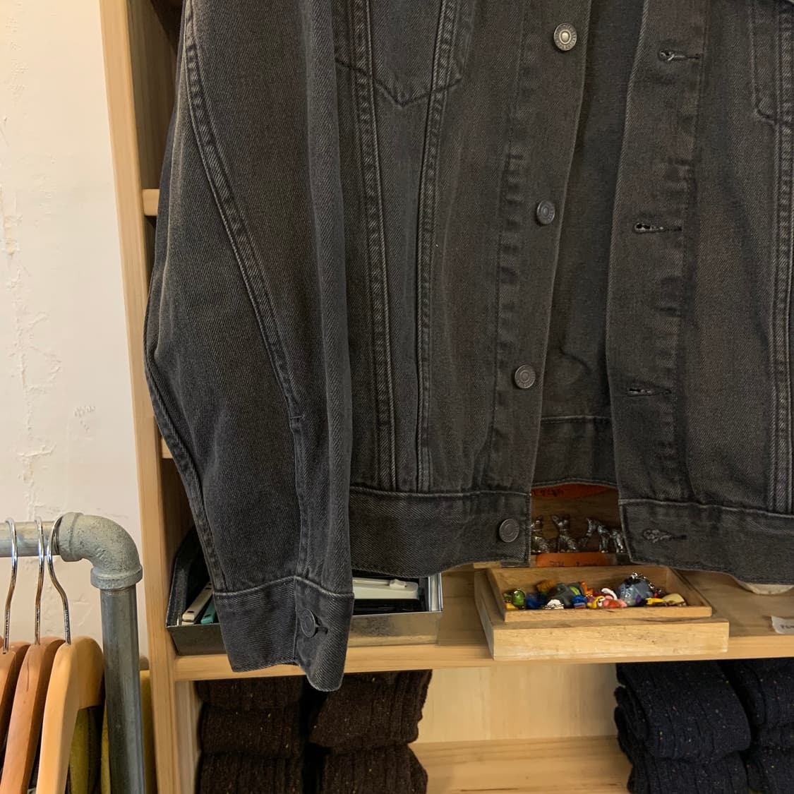 리바이스 3세대 프리미엄 흑청 트러커 상품이미지4