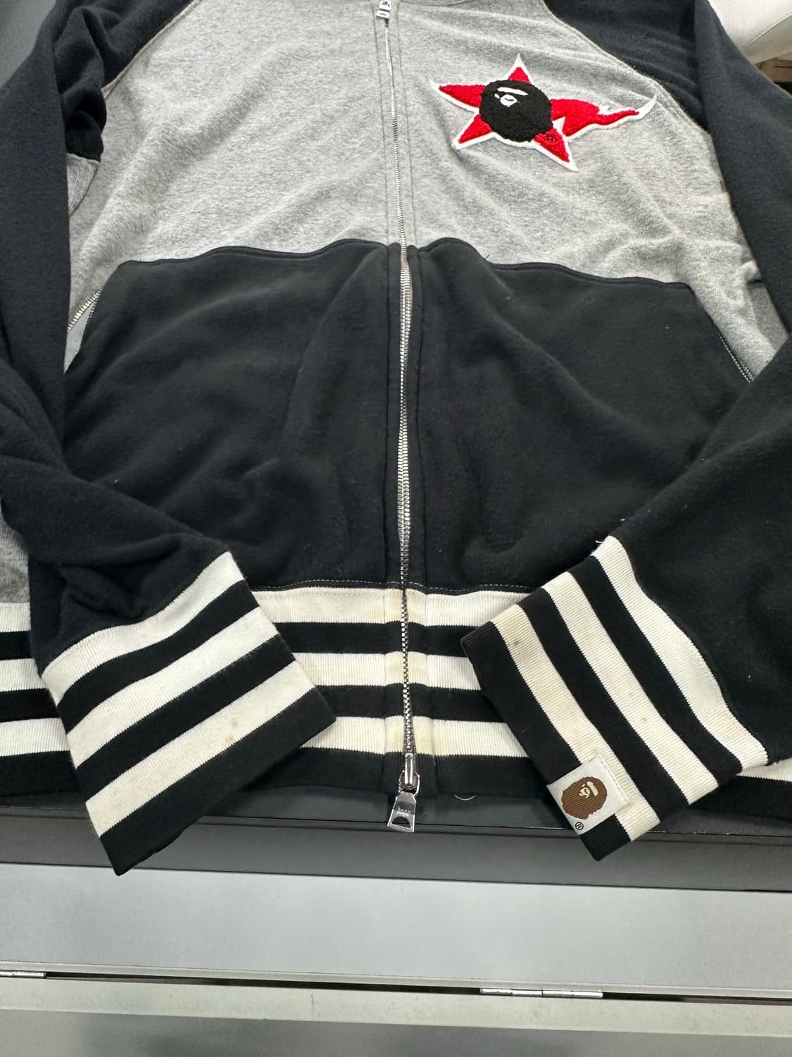 베이프 자수 스타사루 래글런 후드집업 상품이미지6