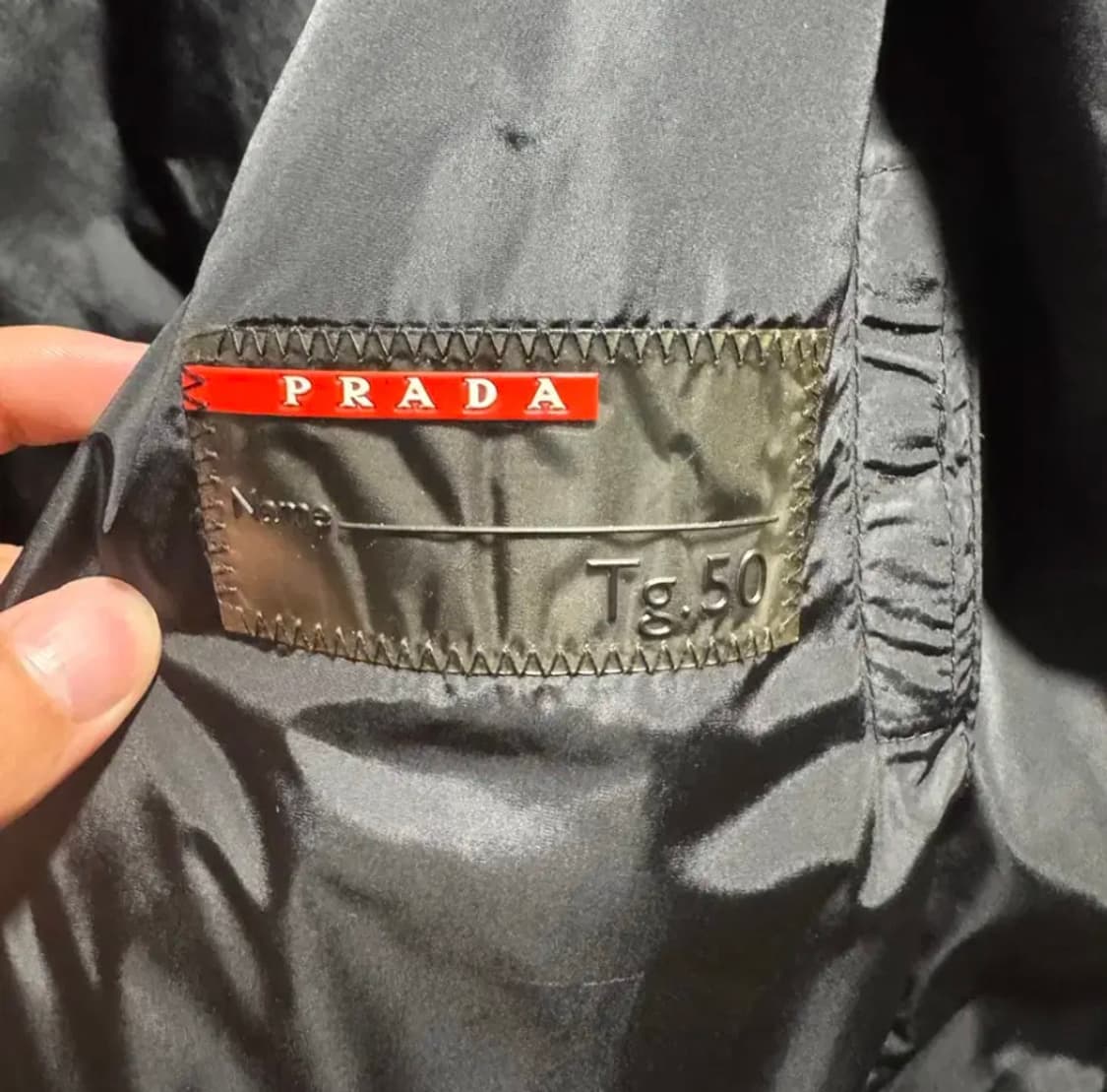[정품] 프라다 경량 패딩 자켓 블랙 L 상품이미지3