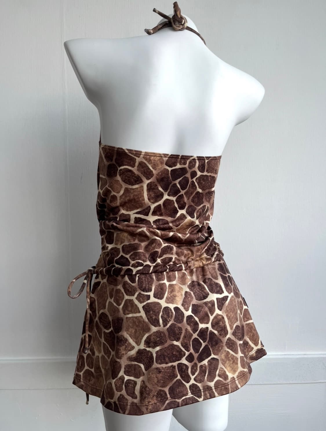 MIKANO 지라프 홀터넥 미니 원피스 상품이미지4