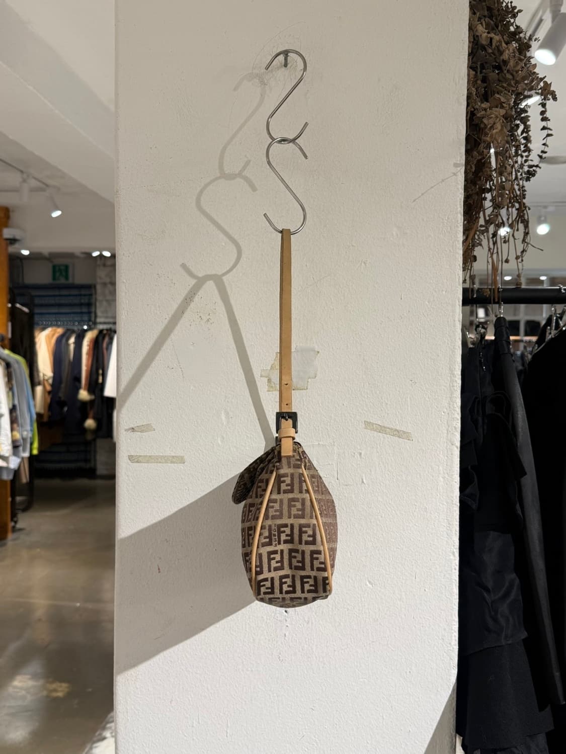 펜디 베이지 주키노 플랩 포쉐트 숄더백 상품이미지5