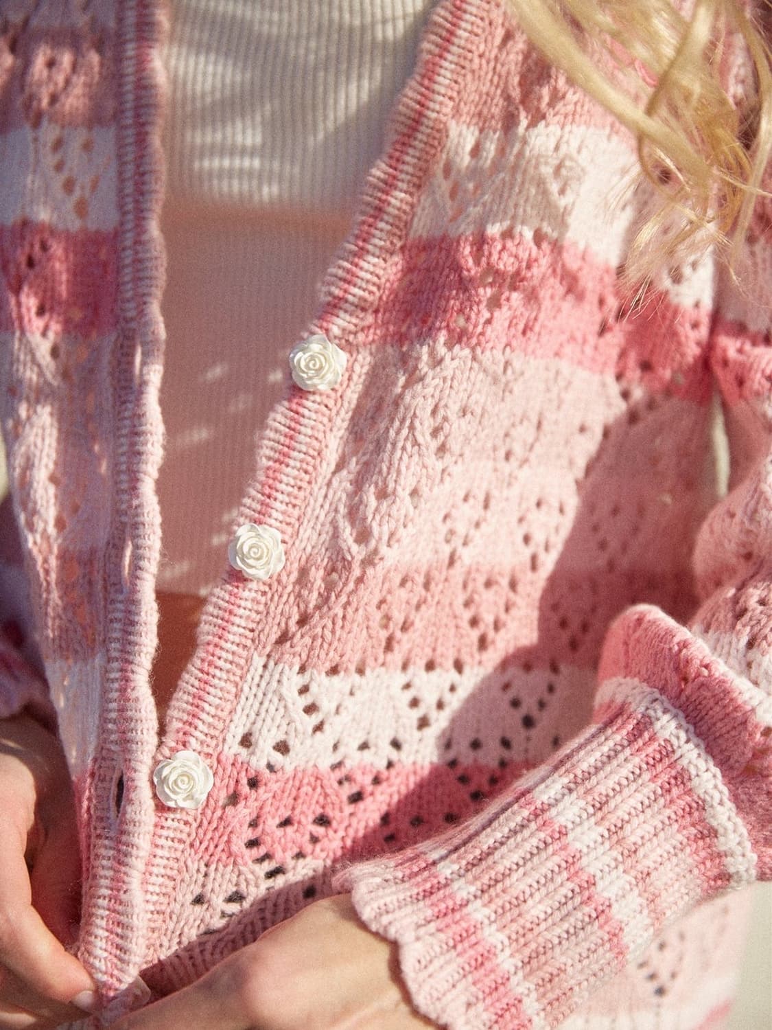 Love shack fancy 러브 쉑 팬시 펀칭 포인텔 니트 가디건 상품이미지2