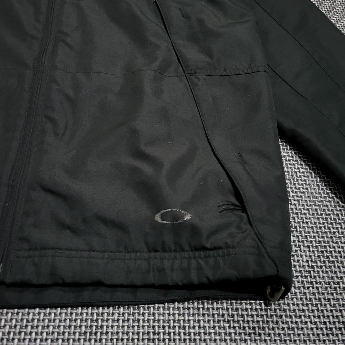 오클리 아이콘 로고 신슐레이트 테크 후드 자켓 (S/100) 상품이미지4