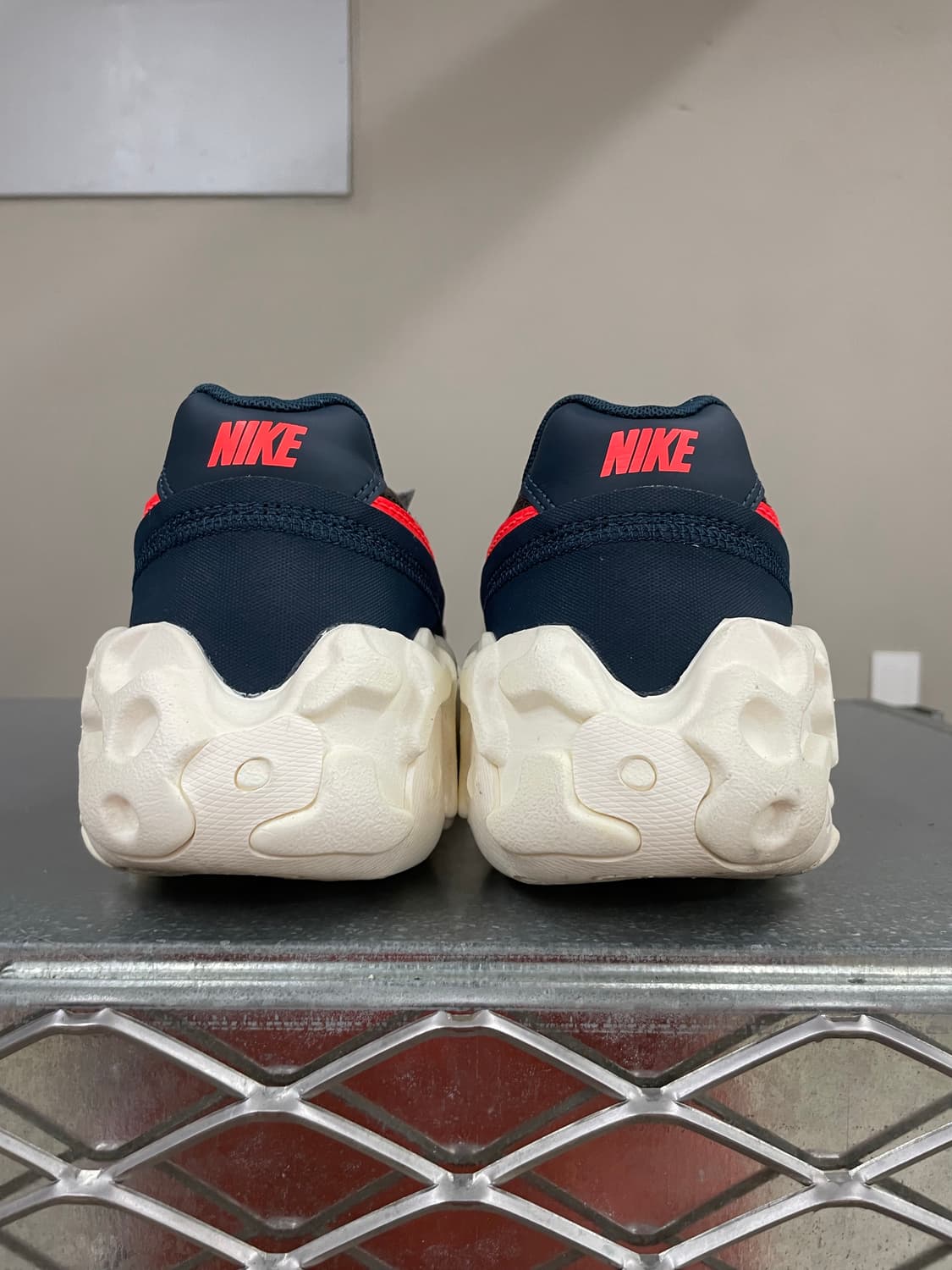 나이키 오버브레이크 아머리 네이비 285 상품이미지3