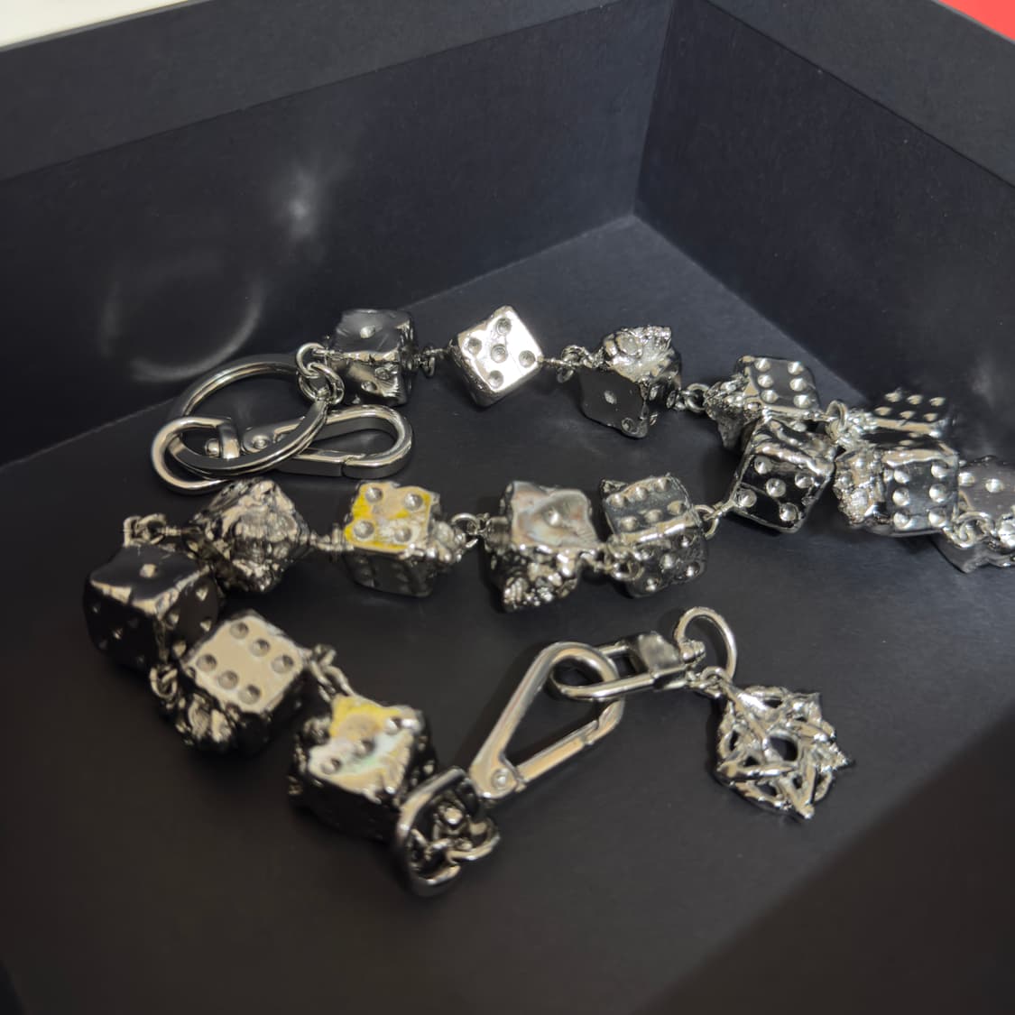 에모스탠스클럽 화이트 실버 체인  상품이미지1