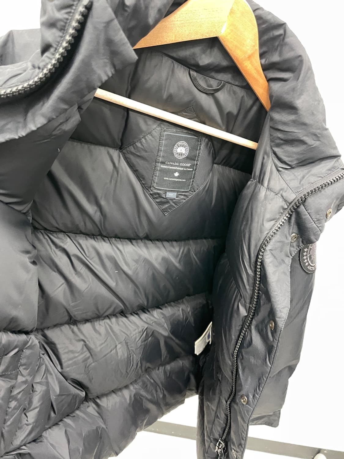 95) 캐나다구스 신형 블랙라벨 패딩 상품이미지6