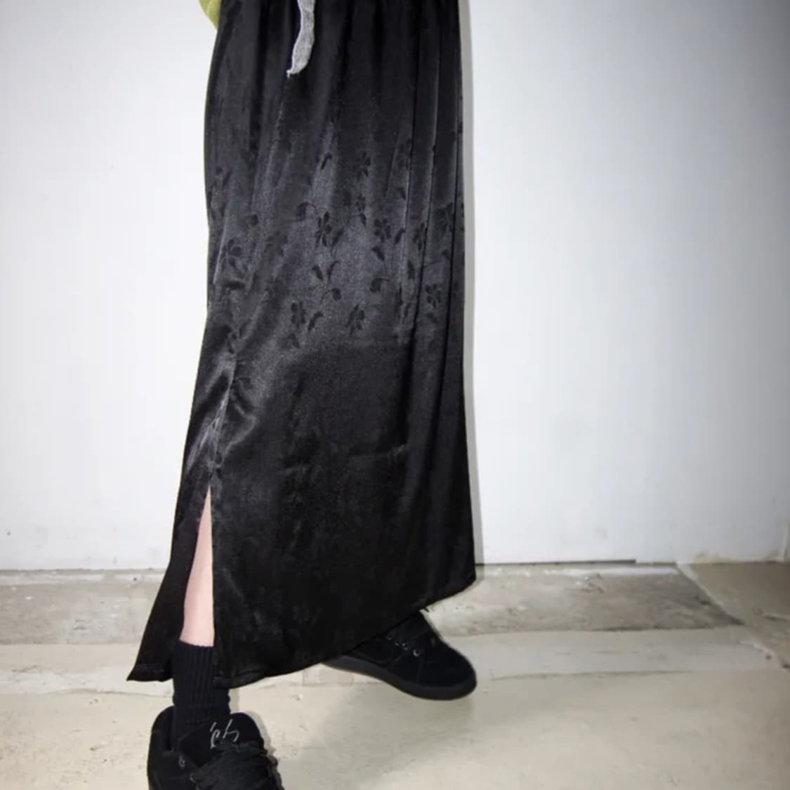 블랙 실크 트임 롱 스커트(새상품) 상품이미지1