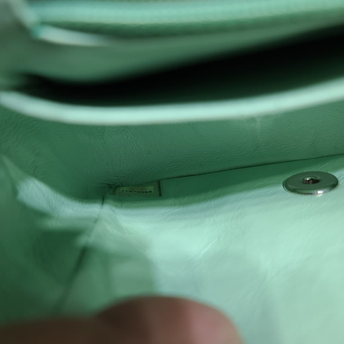 샤넬 미니 페이턴트 싱글 크로스 백 상품이미지7