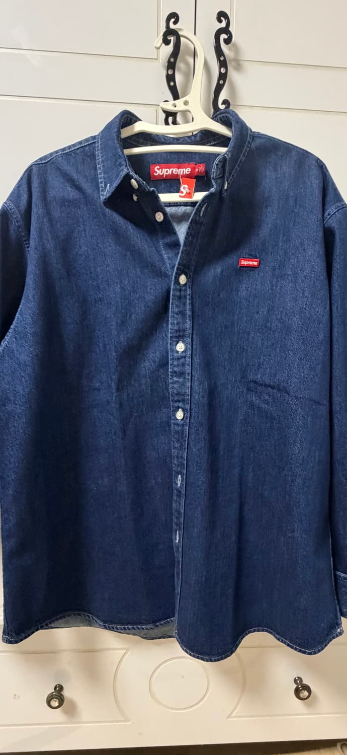 슈프림 데님 셔츠 M사이즈 판매합니다! 상품이미지1