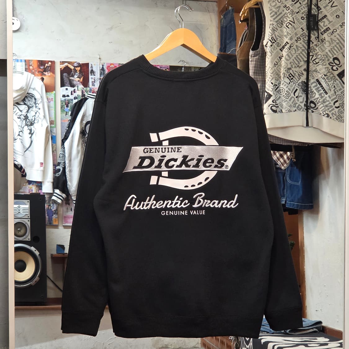 JPN 디키즈 후면 자수 오버핏 블랙 맨투맨 상품이미지1