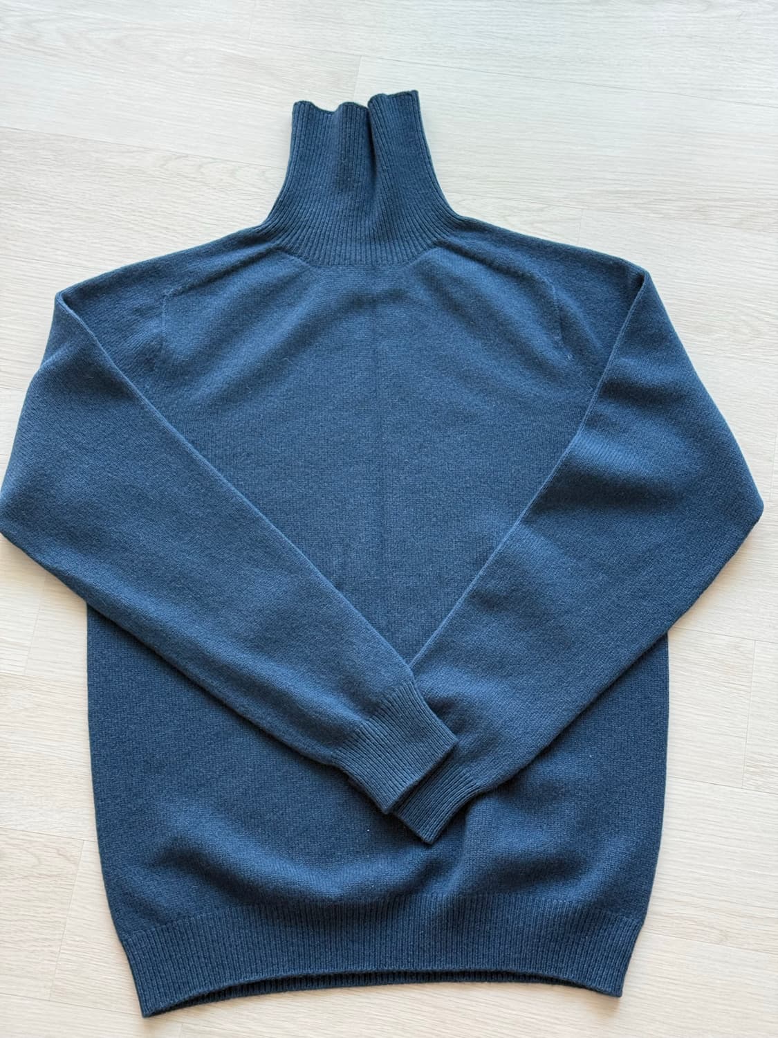 하울린 터틀넥 니트 스웨터 상품이미지1