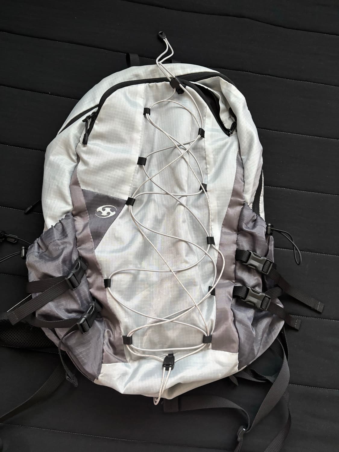 산산기어 백팩 그레이컬러 상품이미지1