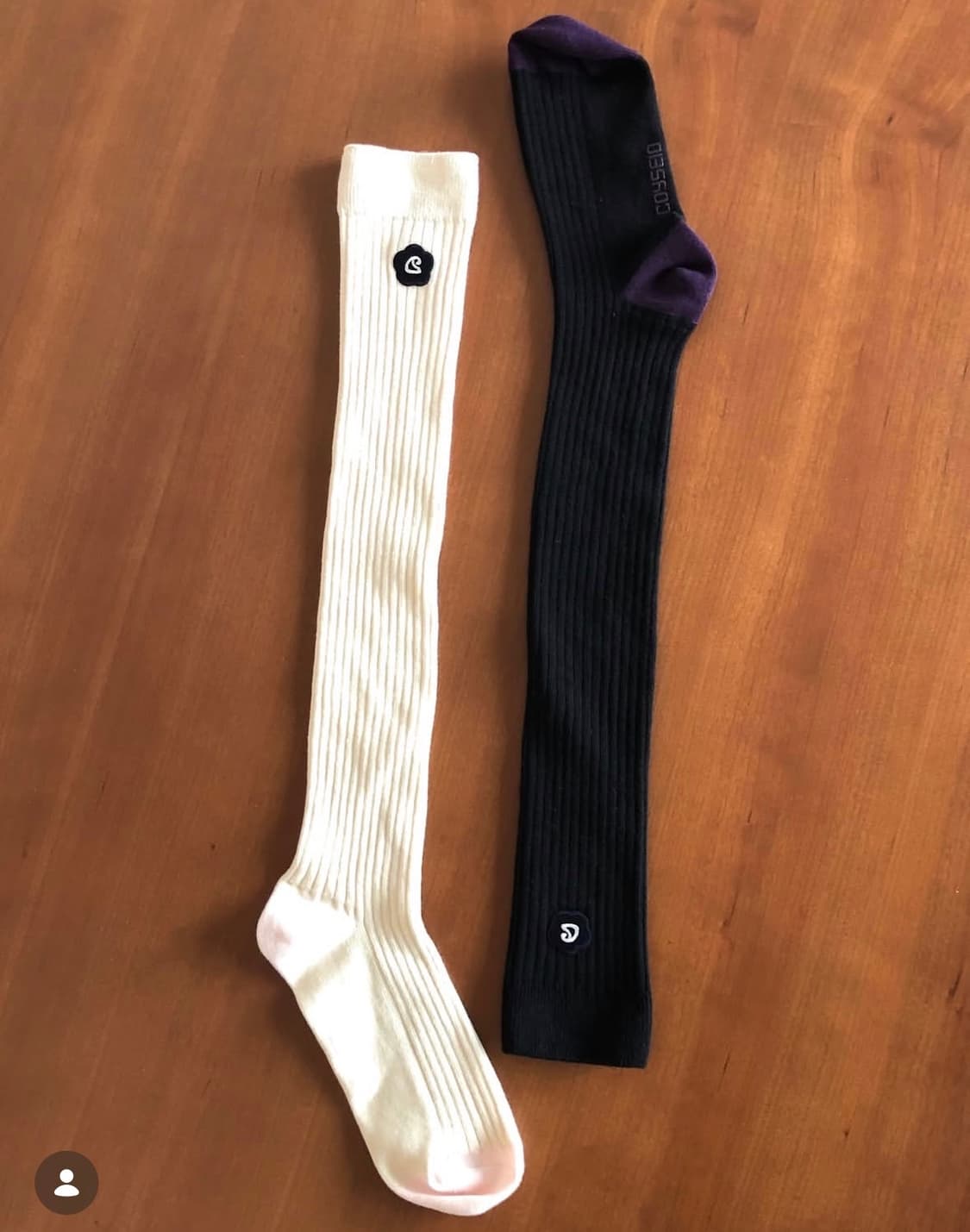 코이세이오 COYSEIO 플라워 로고 니삭스 블랙 상품이미지1