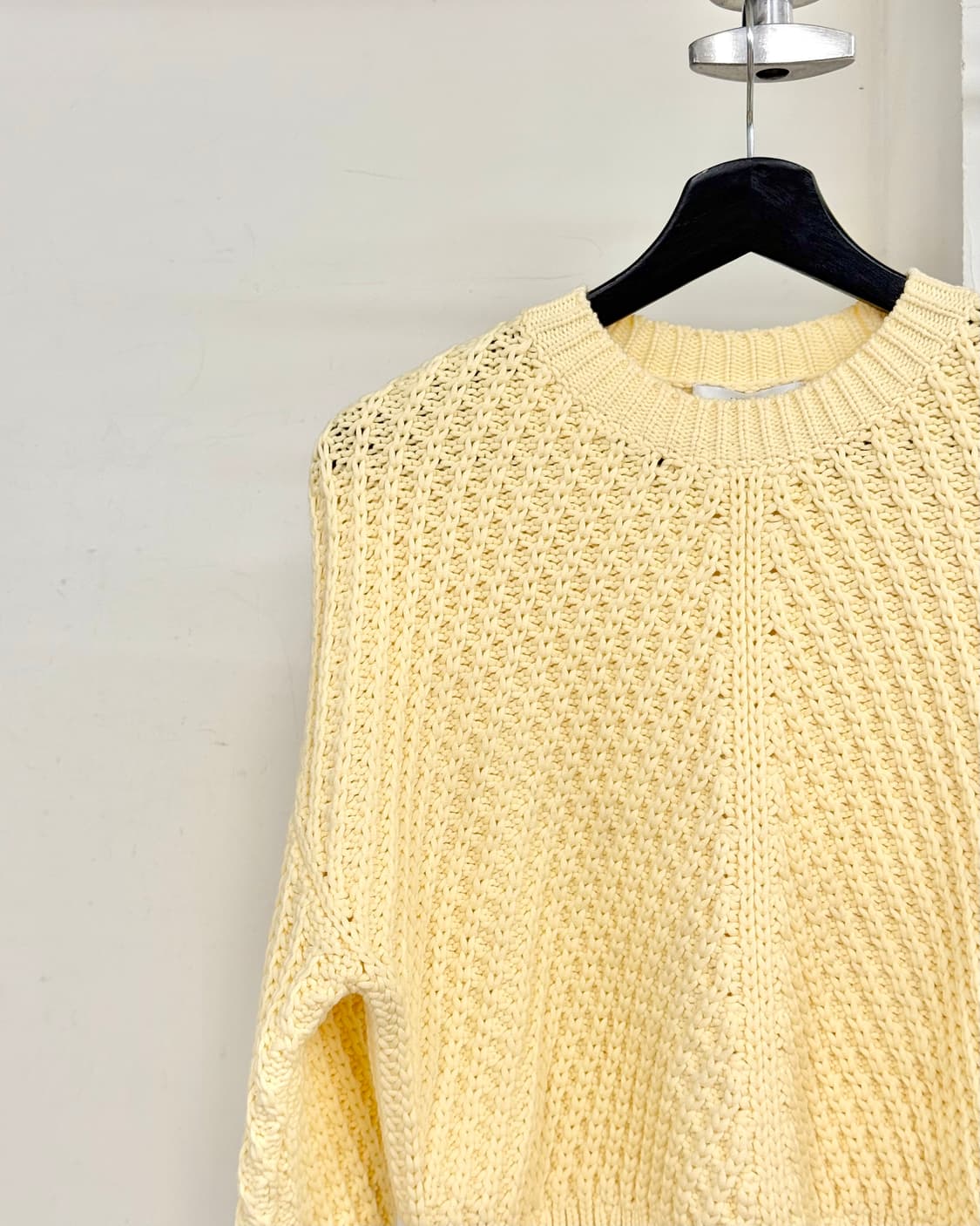 빈스 옐로우 드랍 숄더 니트 스웨터 상품이미지3
