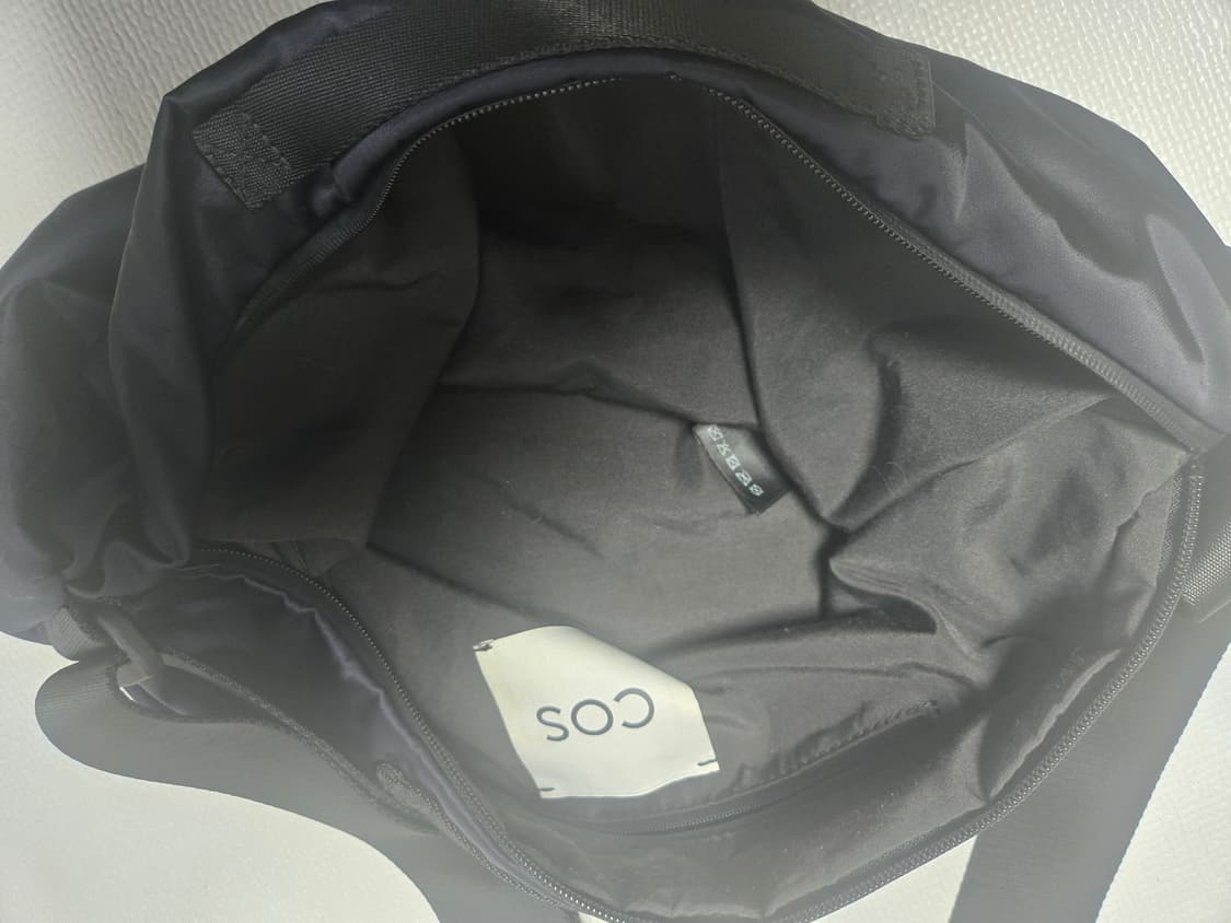 COS 나일론 크로스 바디백  상품이미지9