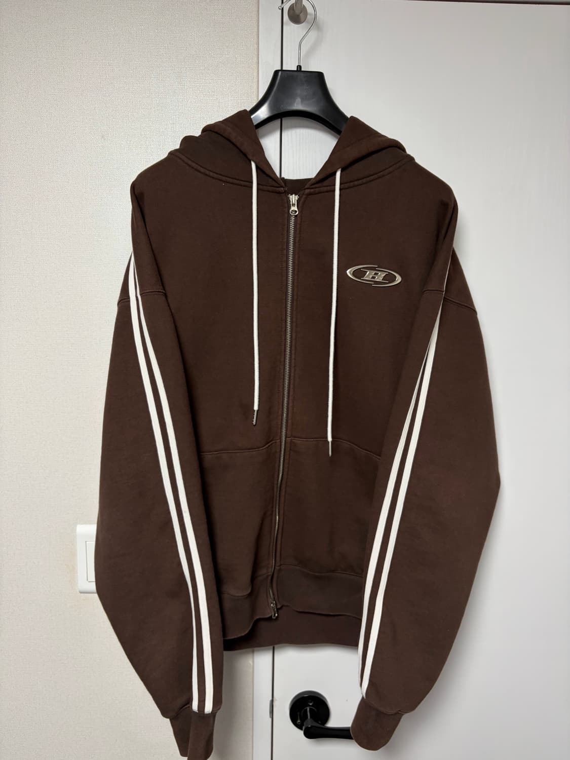 품절상품)본투윈 트랙 후드집업 브라운 셋업 상품이미지1