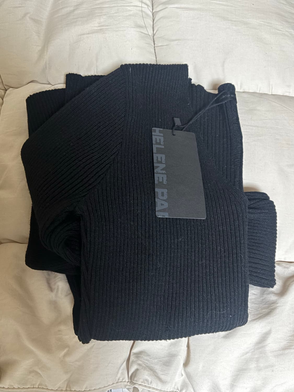 헬레네파리스 데미지드 브이넥 리브드 니트 상품이미지4