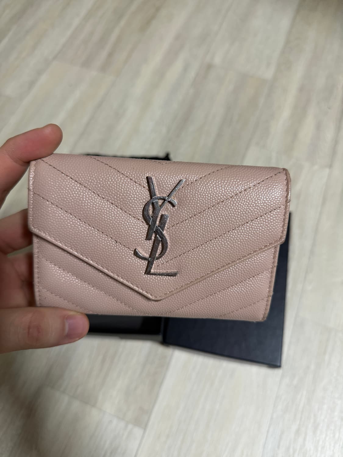 생로랑 마틀라세 반지갑 상품이미지1