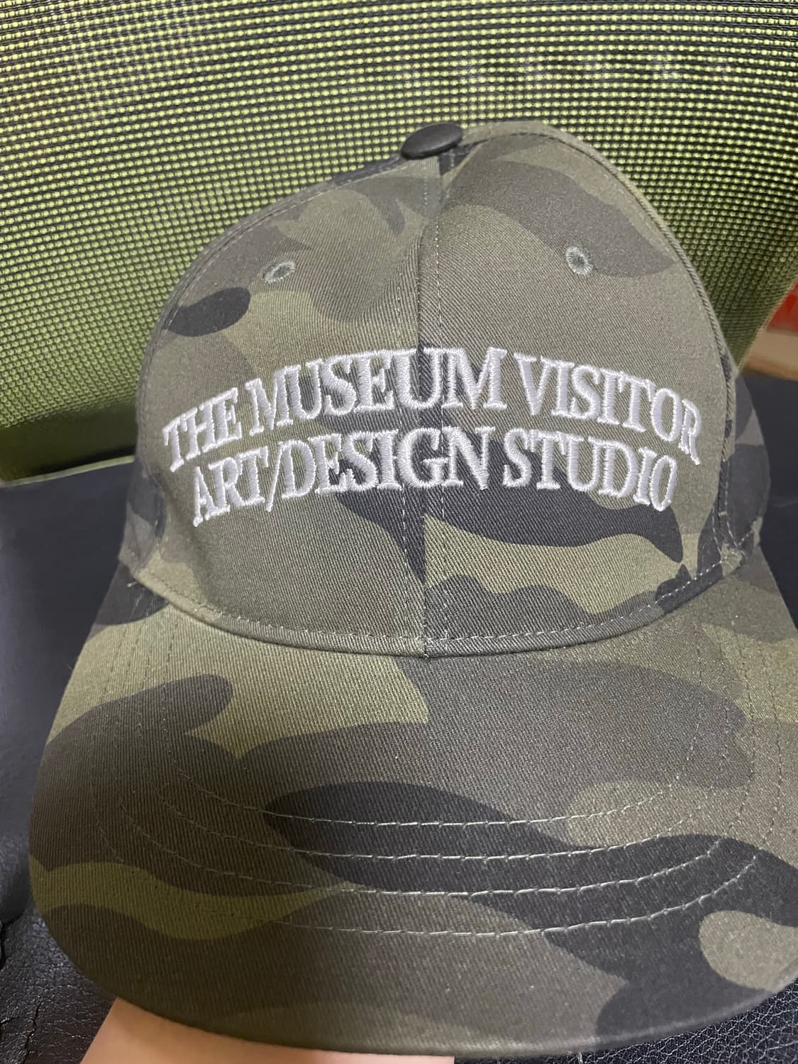 더뮤지엄비지터 모자 상품이미지2