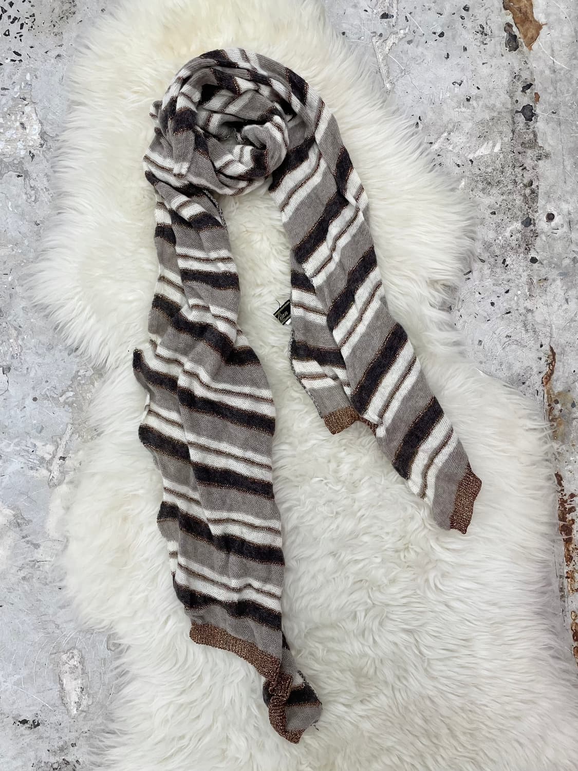 라떼 스트라이프 글리터 머플러  상품이미지4