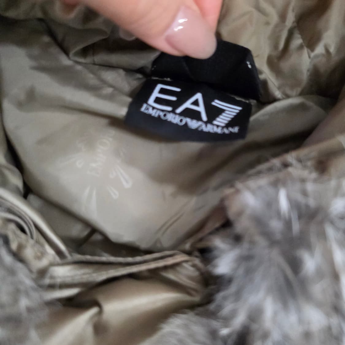[M] 엠포리오 아르마니 패딩 자켓 0220J 상품이미지4