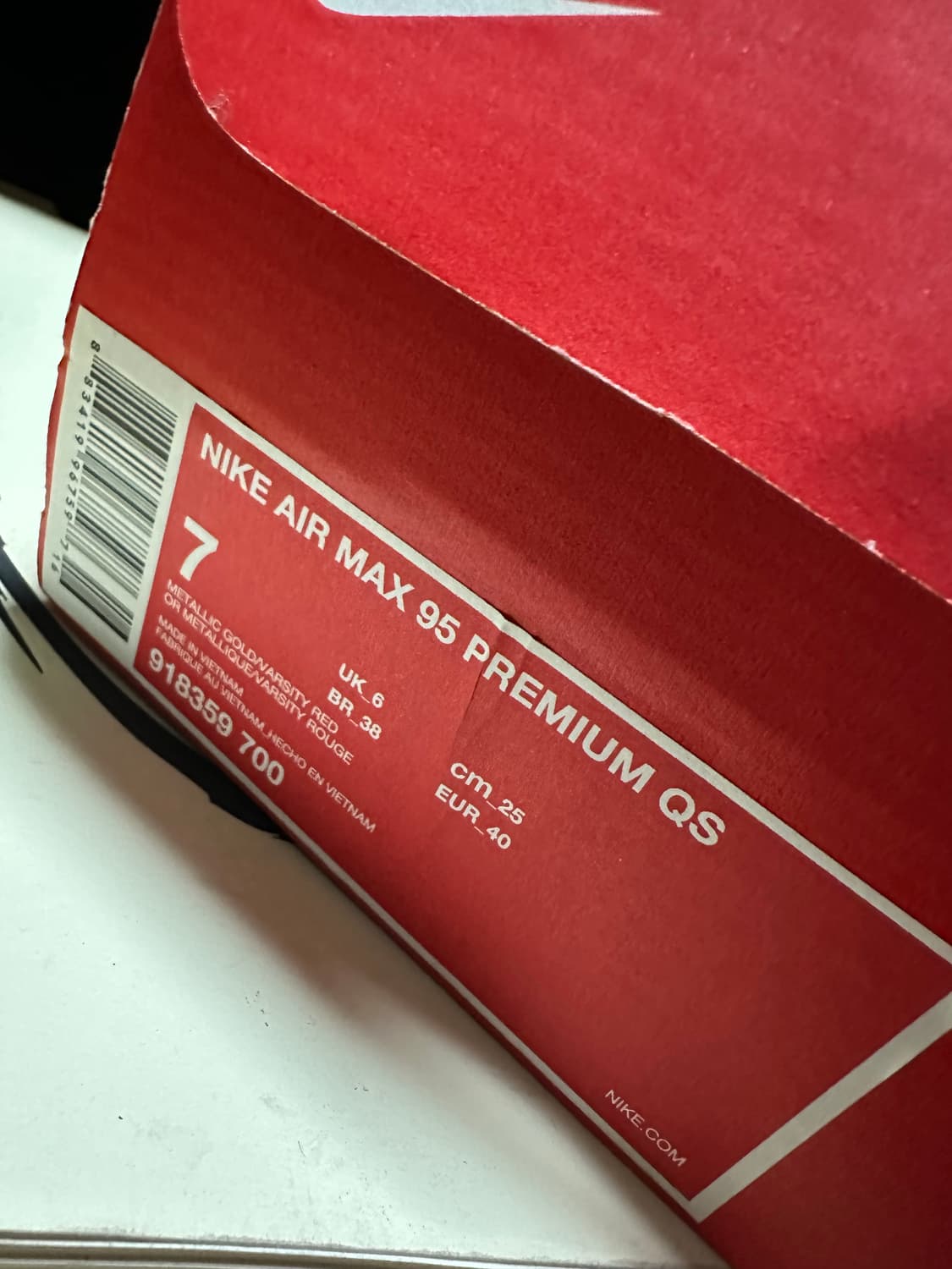 나이키 에어맥스 95 프리미엄 QS 골드 (250) 판매합니다. 상품이미지4