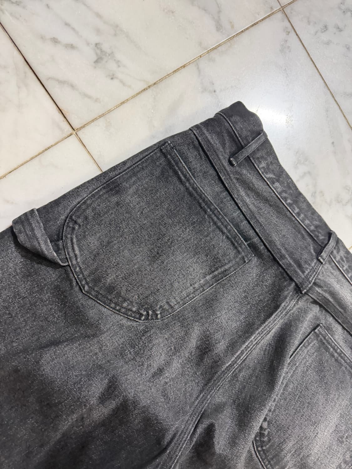 [4] 오라리 24FW 페이디드 헤비 데님 페인터 포켓 팬츠 잉크블랙 상품이미지2