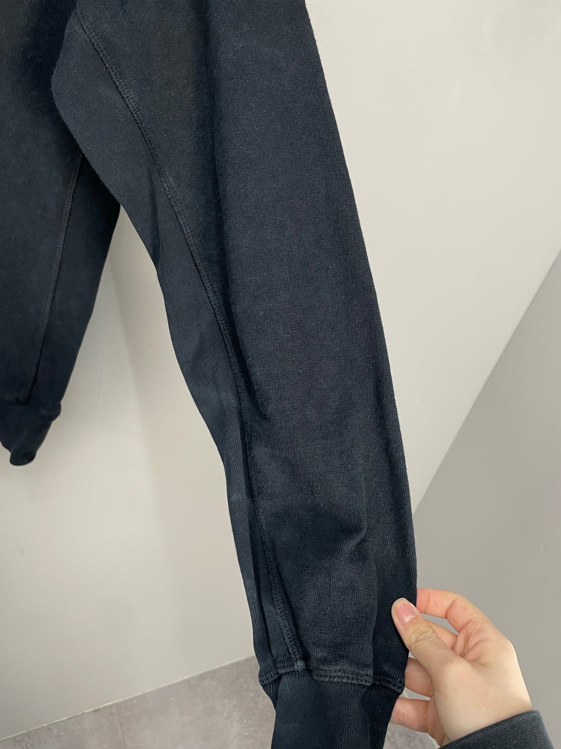 스톤 아일랜드 블랙 크루넥 스웨트셔츠 H1401 상품이미지8