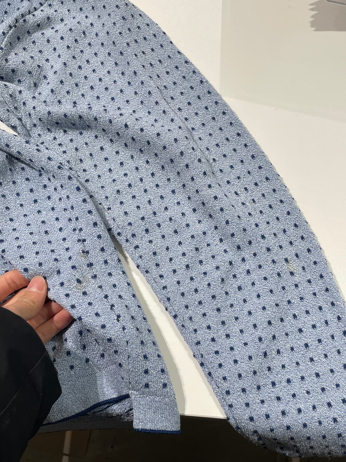 에르메네질도 제냐 스카이 블루 스트레치 도트 V넥 니트 상품이미지9