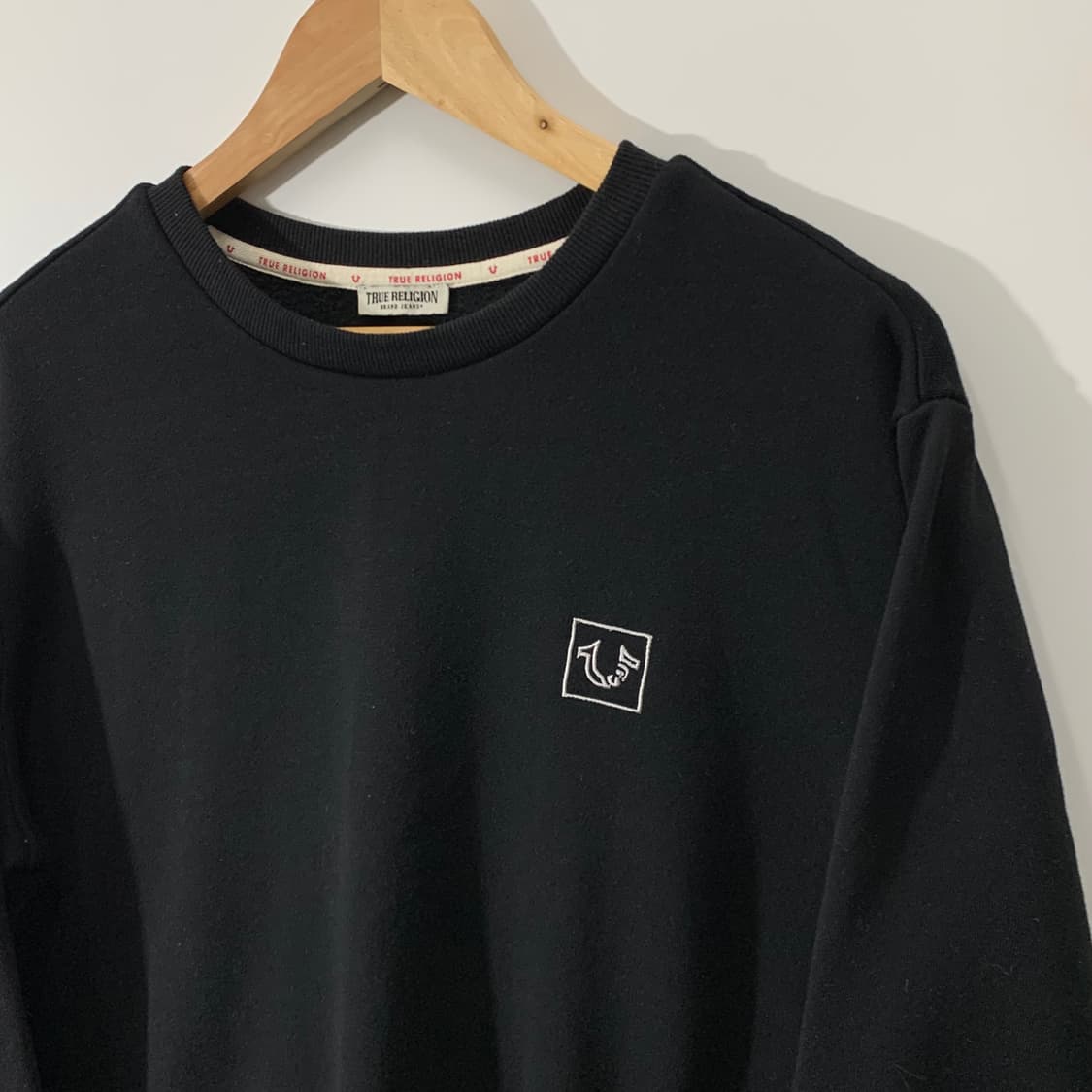 트루릴리젼 블랙 자수로고 맨투맨 상품이미지2