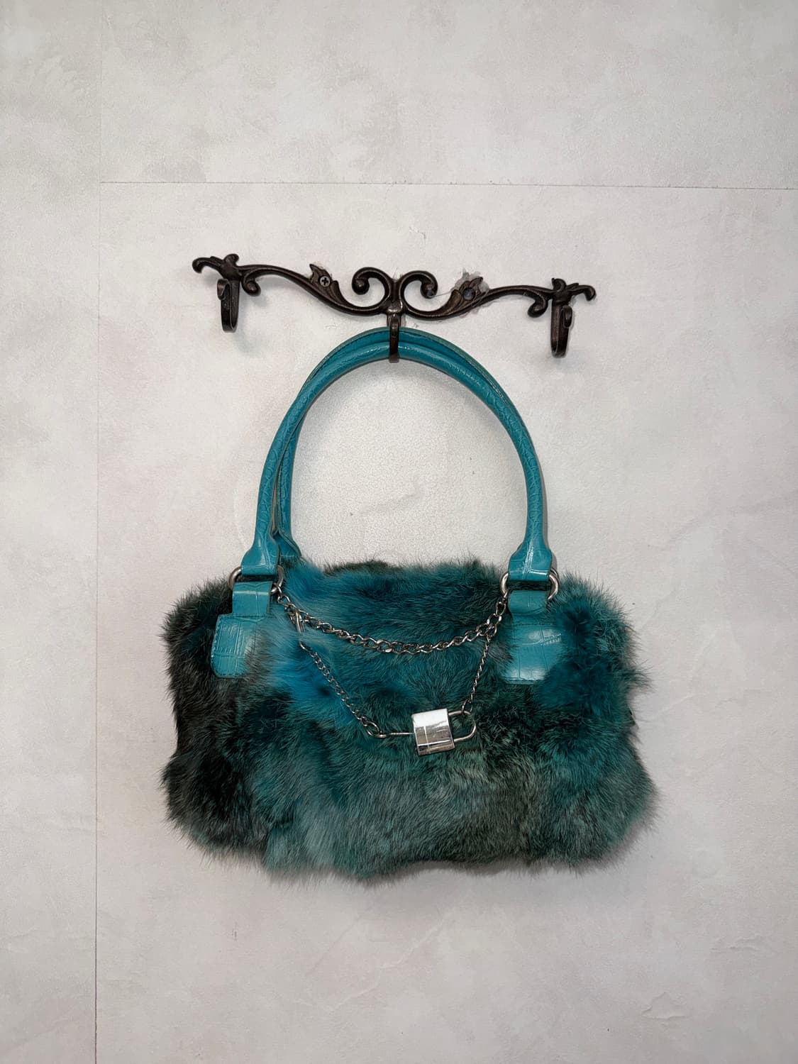 Mixed turkish blue fur key chain 숄더백 상품이미지2